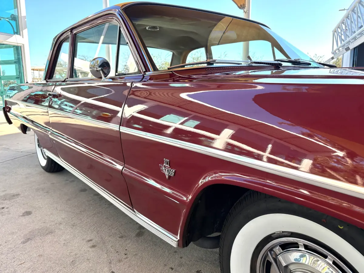 Vehicle photo 19