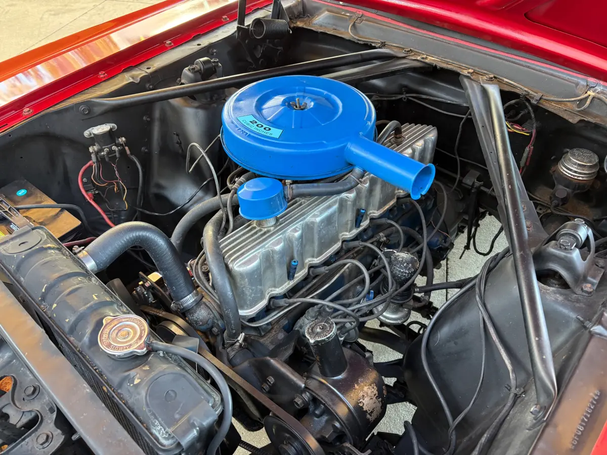 Vehicle photo 30