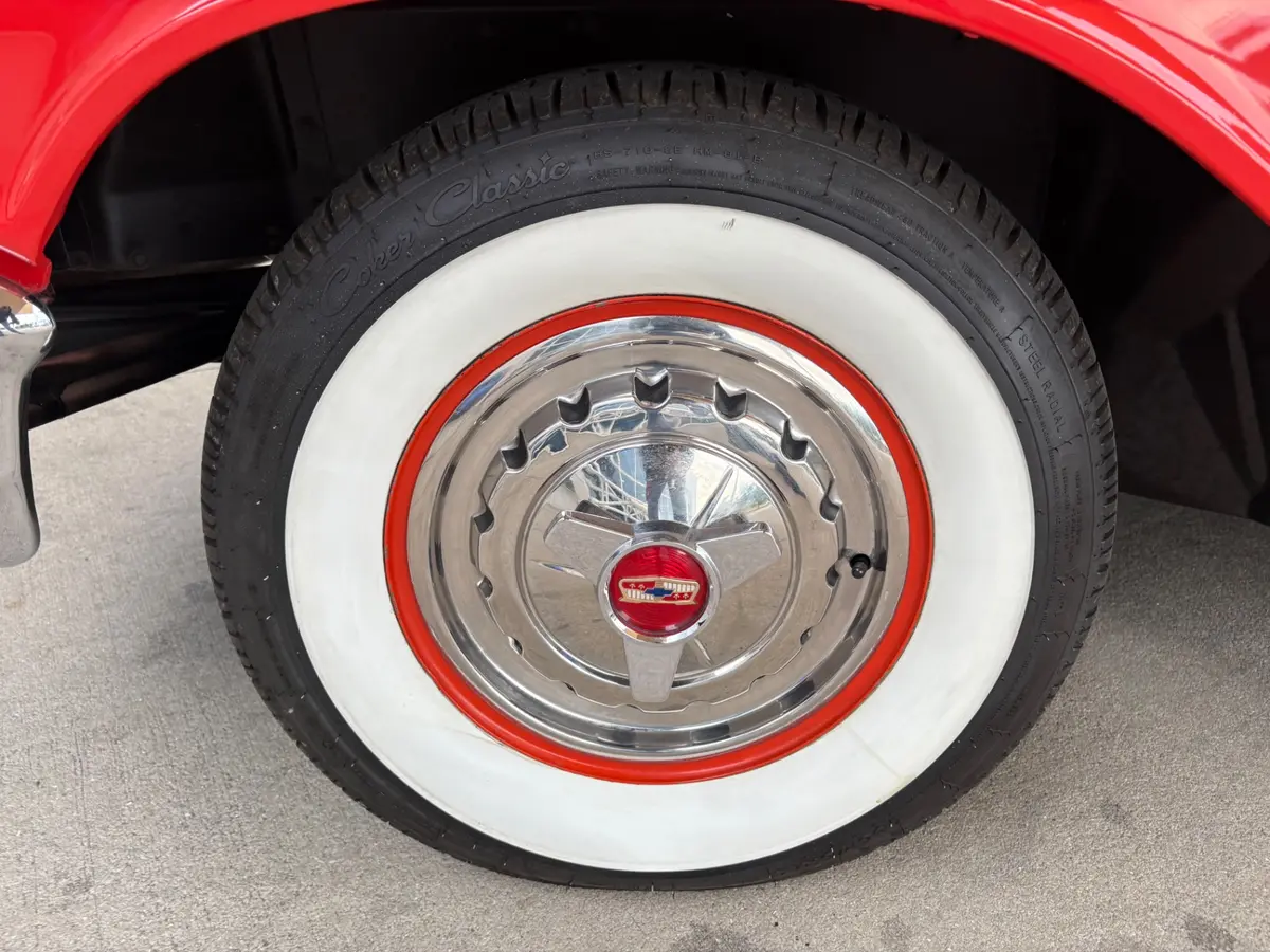 Vehicle photo 26