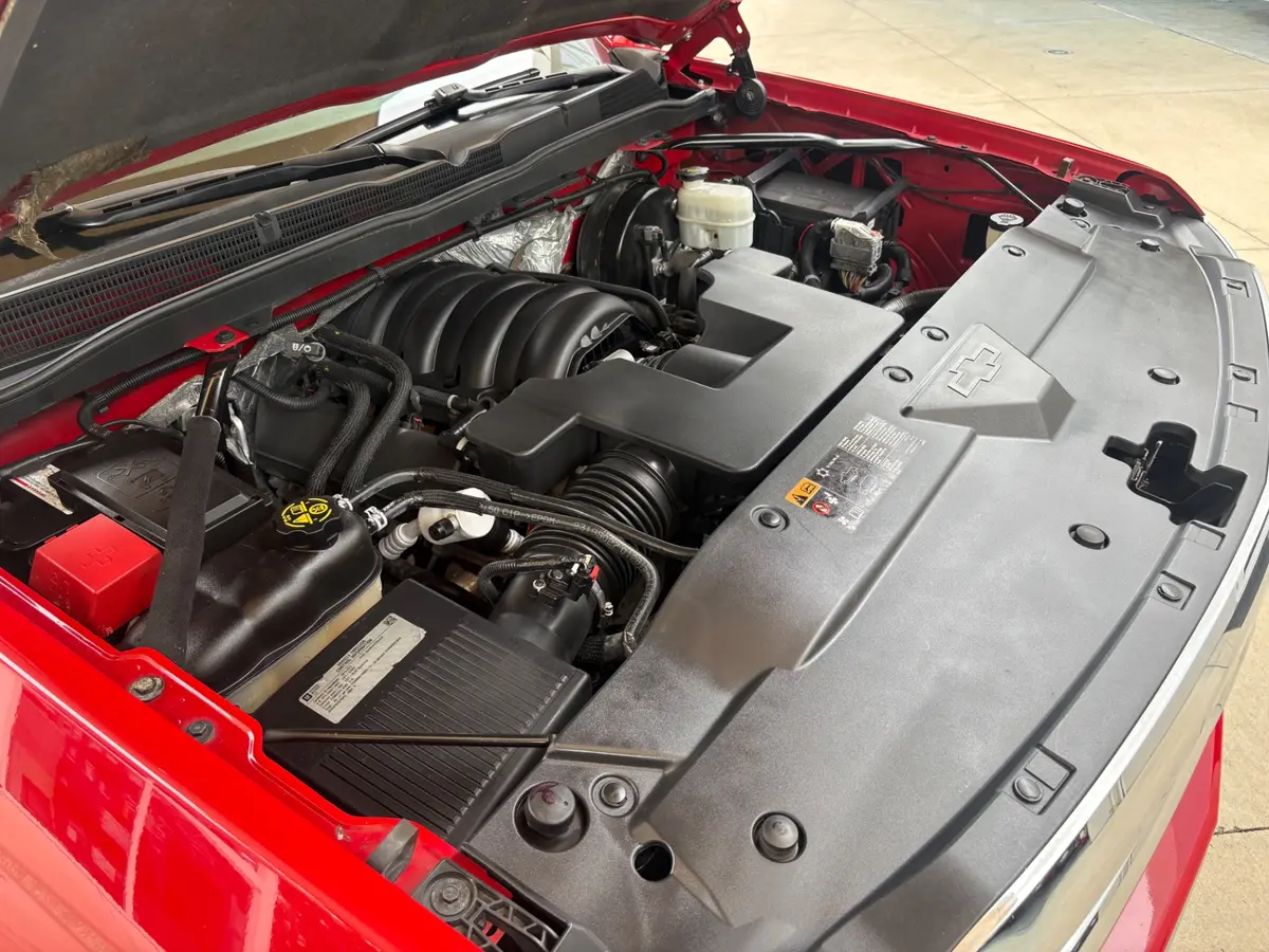 Vehicle photo 26
