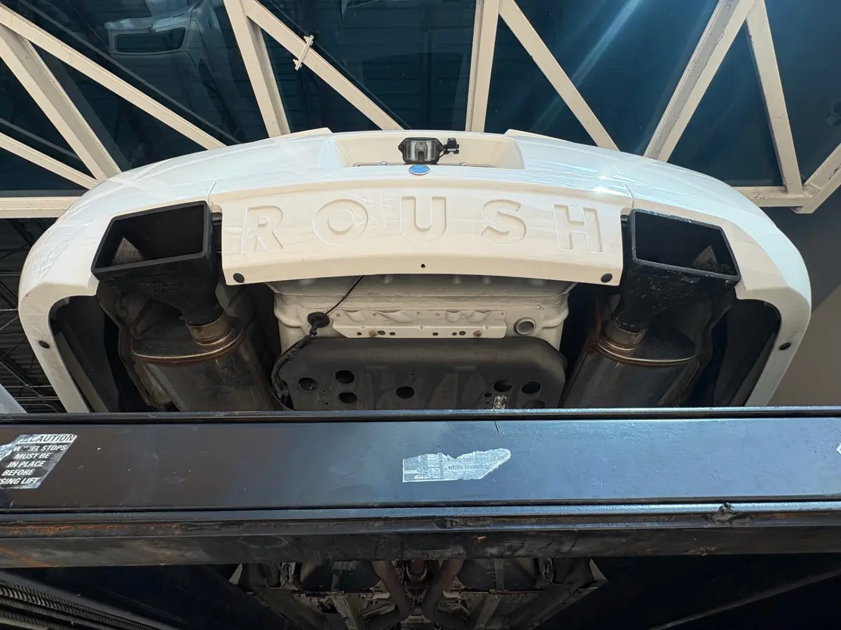 Vehicle photo 44