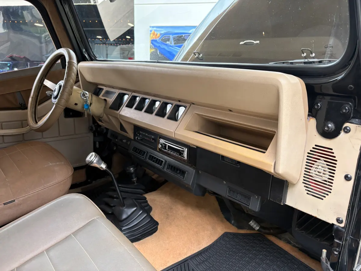 Vehicle photo 39