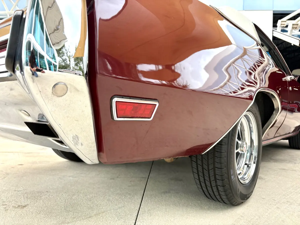 Vehicle photo 22