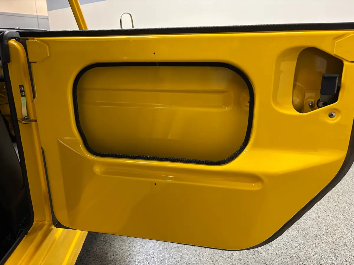 Vehicle photo 33
