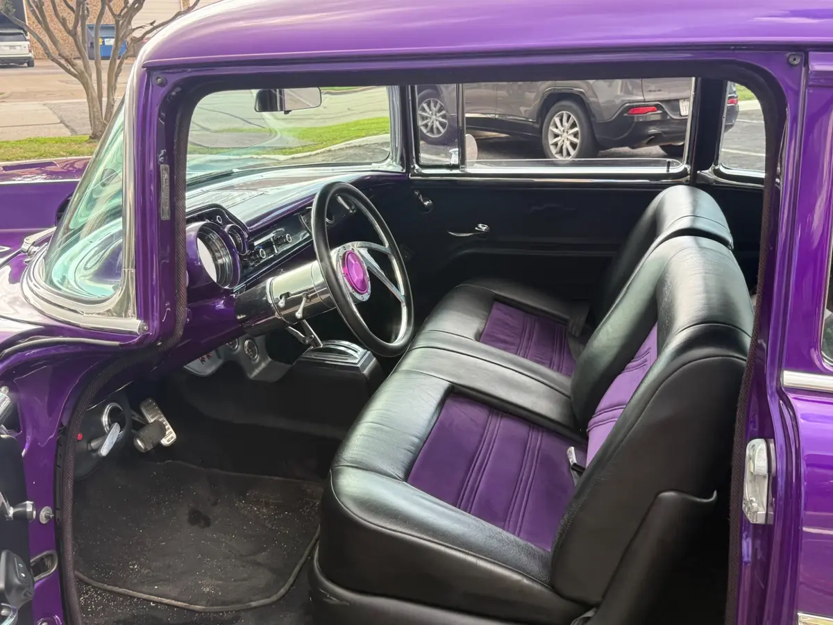 Vehicle photo 32