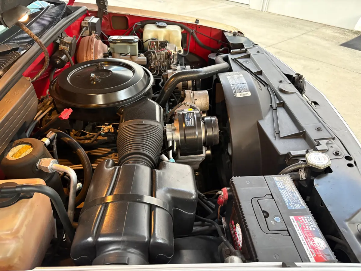 Vehicle photo 23