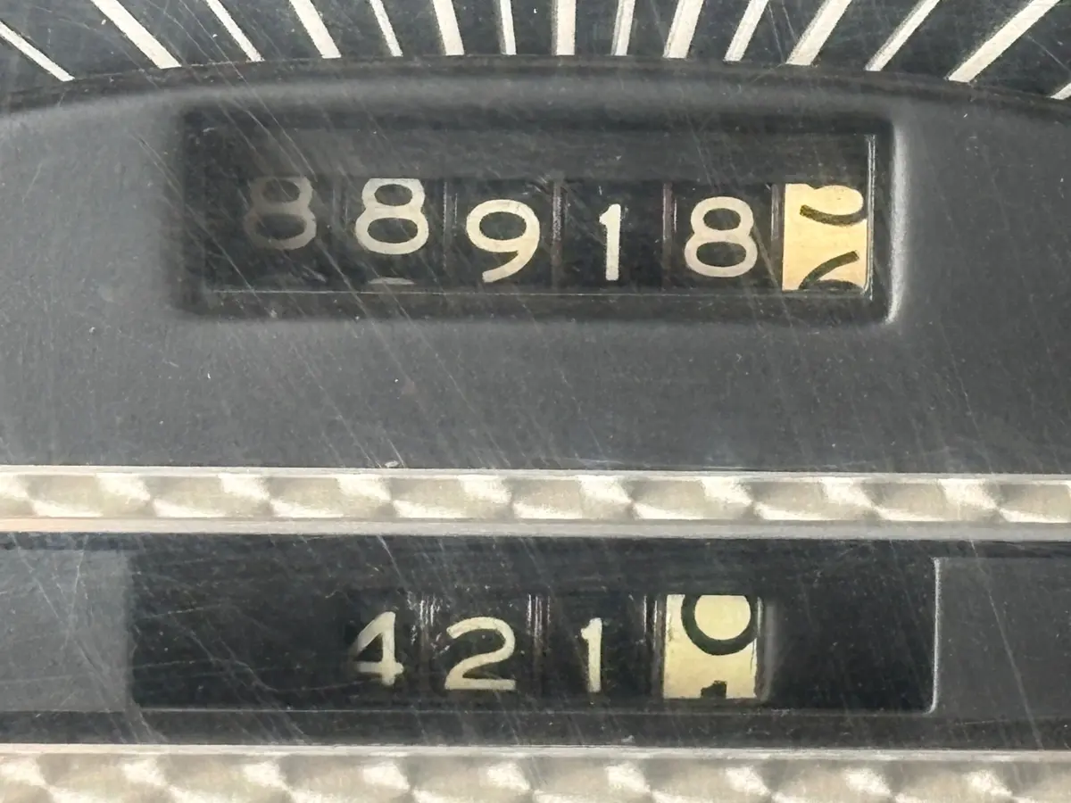 Vehicle photo 24