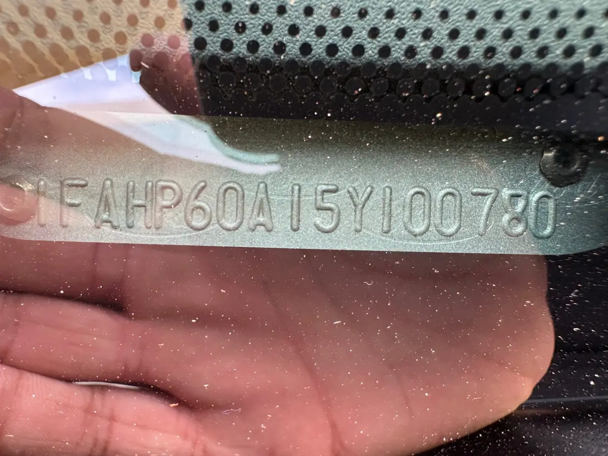 Vehicle photo 32