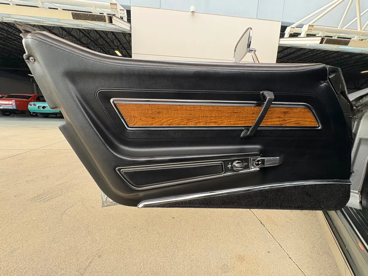 Vehicle photo 31