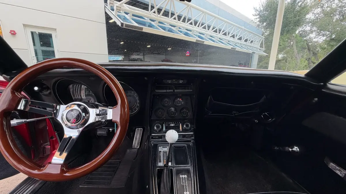 Vehicle photo 35
