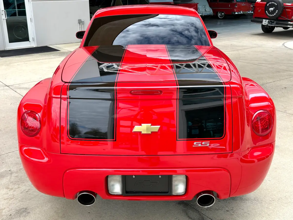 Vehicle photo 8