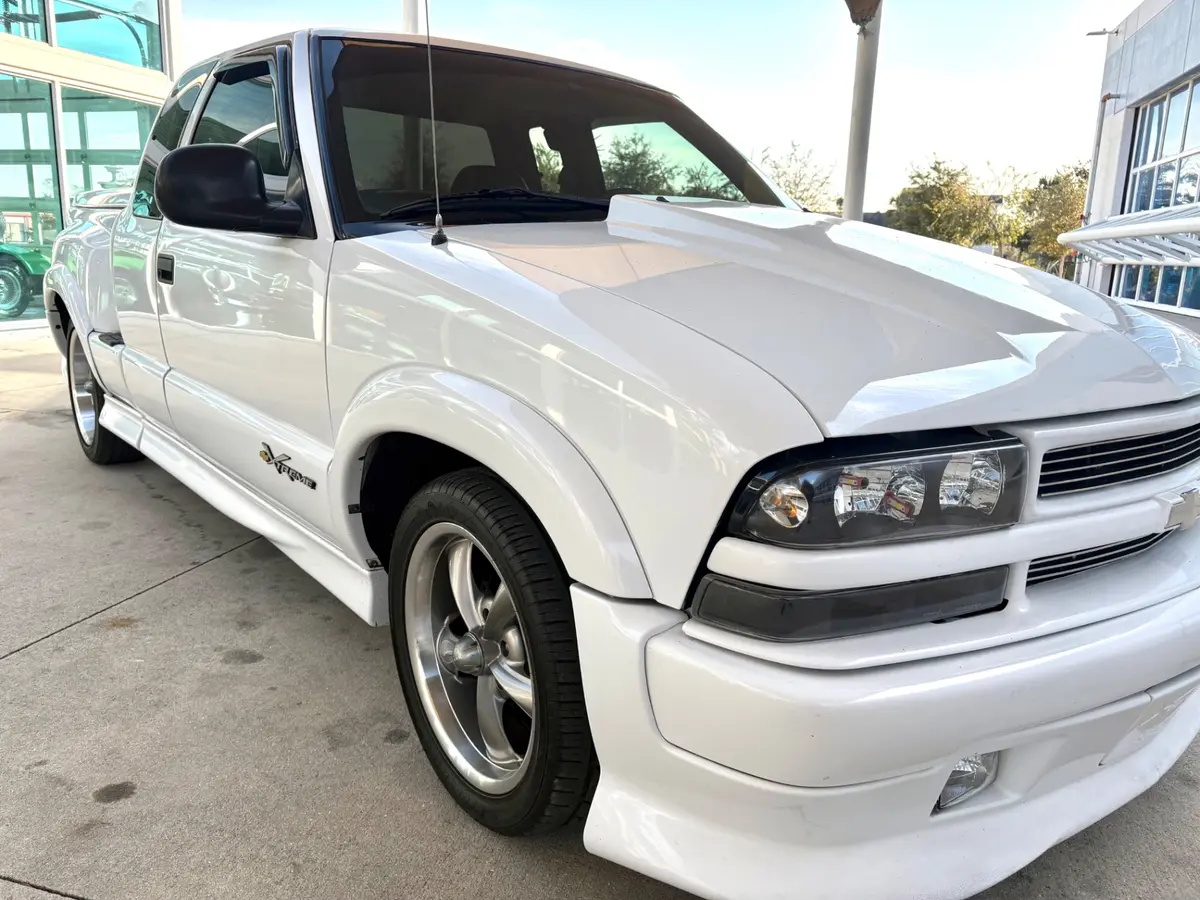 Vehicle photo 20