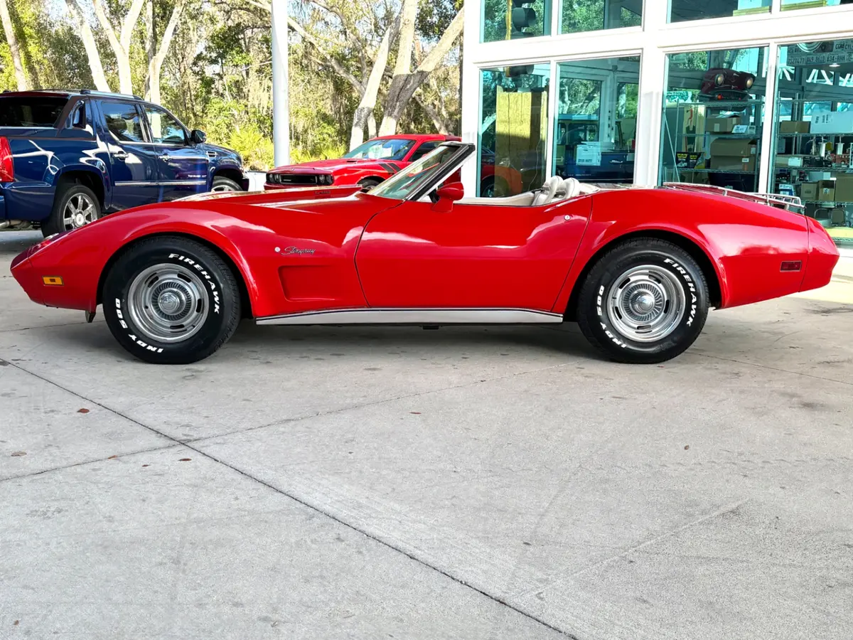 Vehicle photo 10