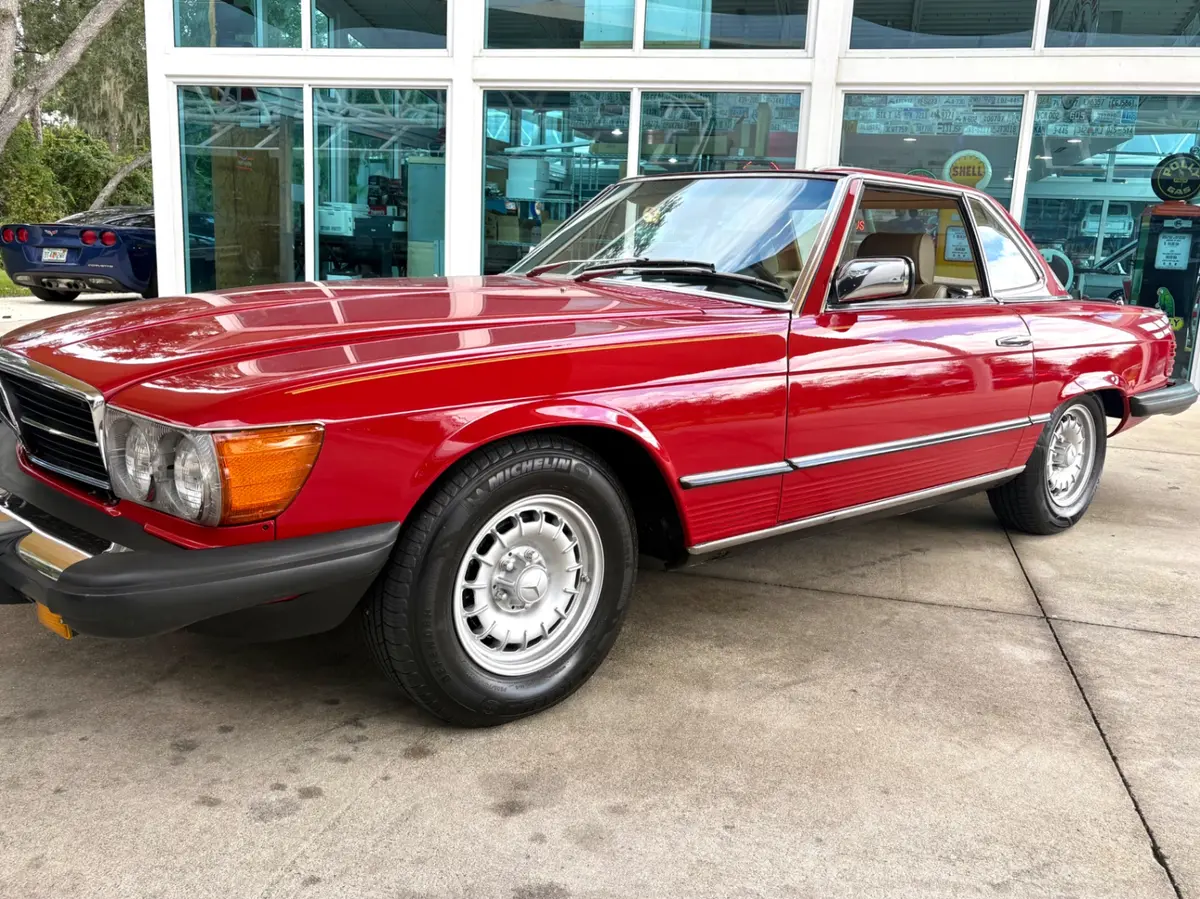 Vehicle photo 12