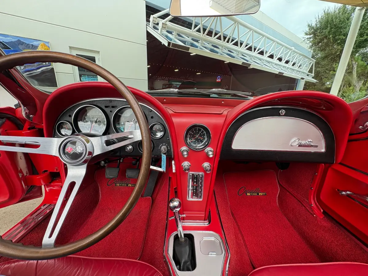 Vehicle photo 46