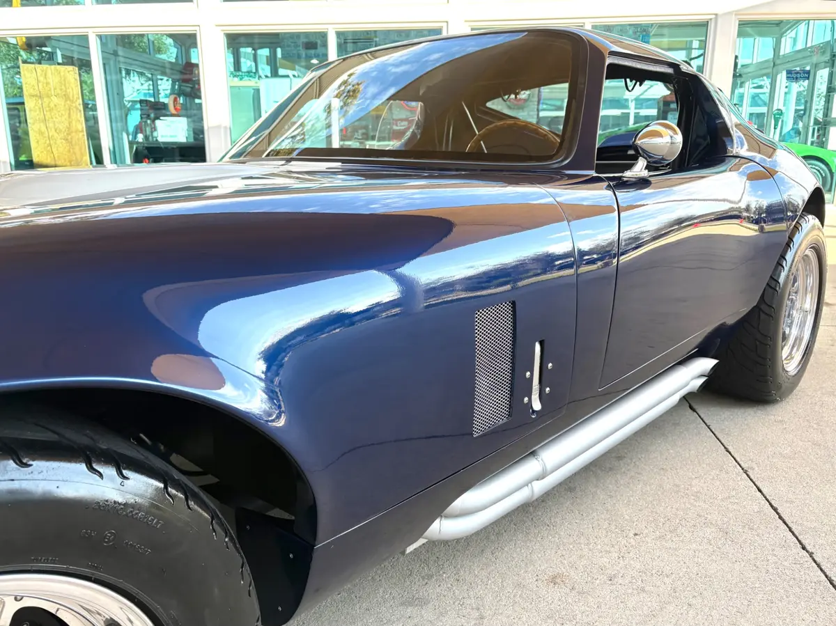 Vehicle photo 14