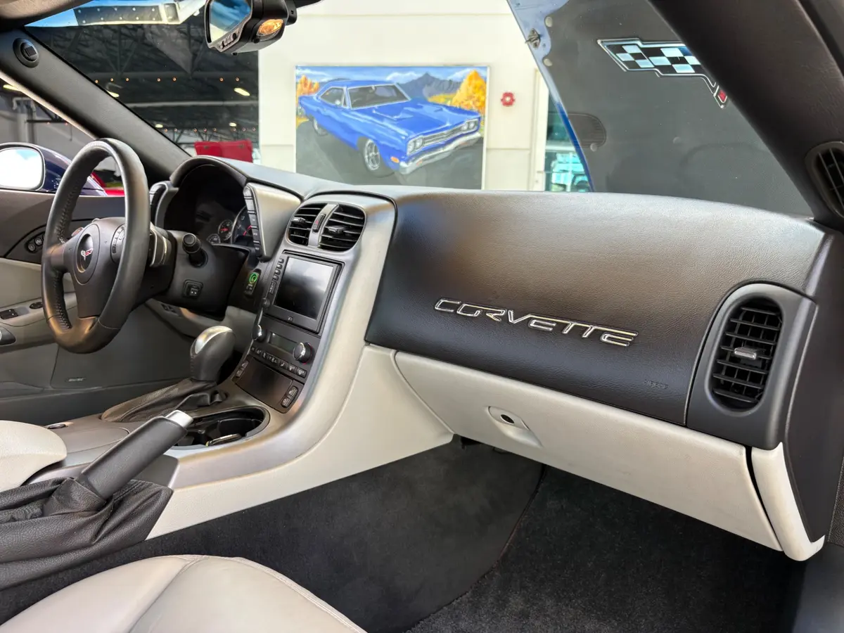 Vehicle photo 38