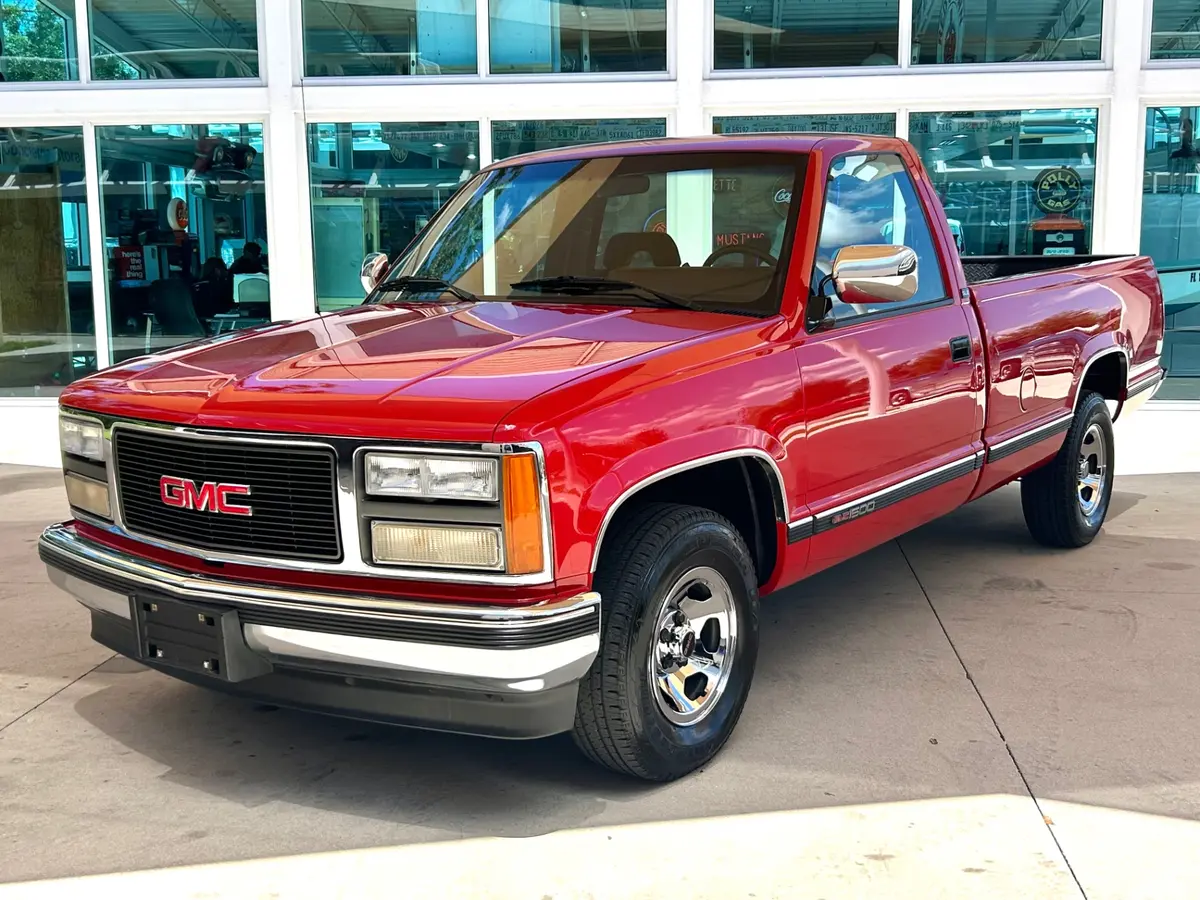 Vehicle photo 10