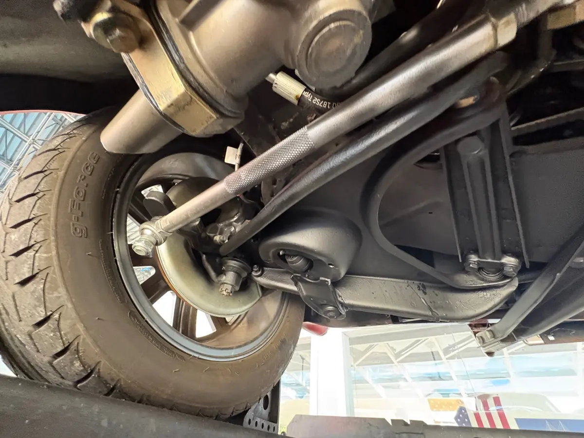 Vehicle photo 50
