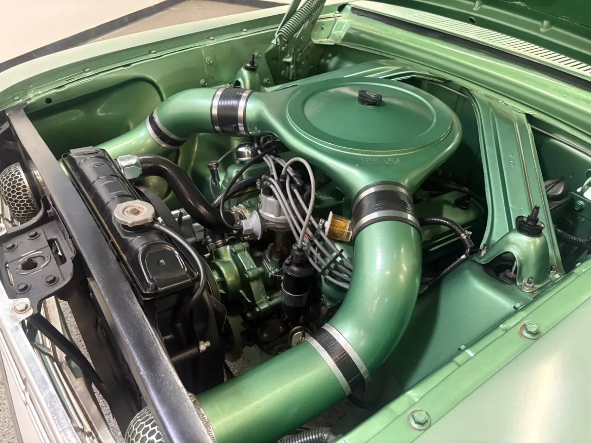 Vehicle photo 28