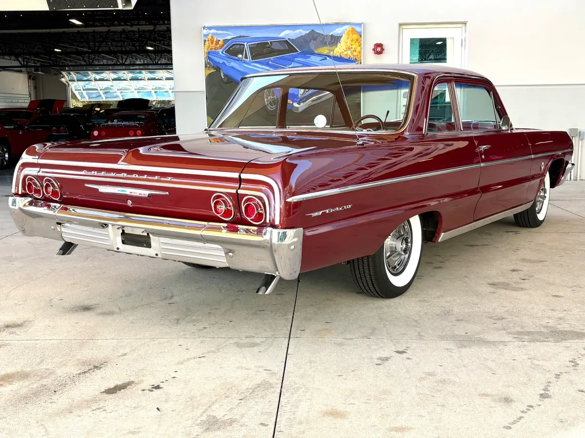 Vehicle photo 6