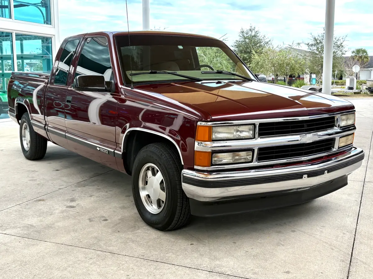 Vehicle photo 4