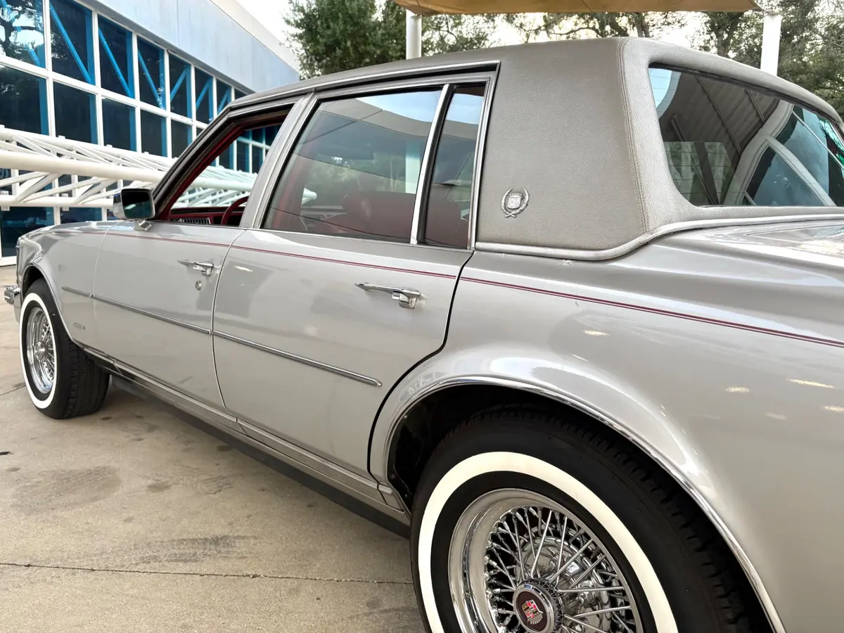 Vehicle photo 17