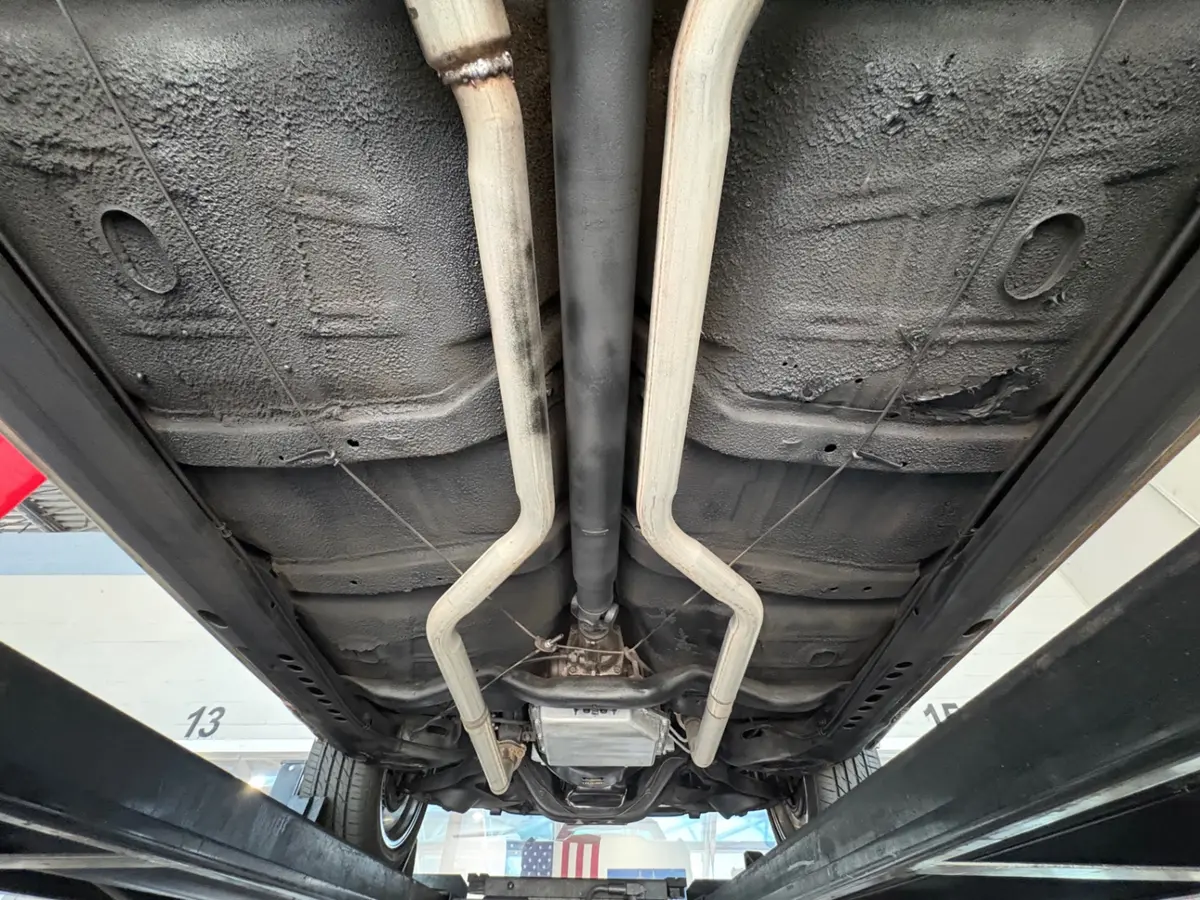 Vehicle photo 46