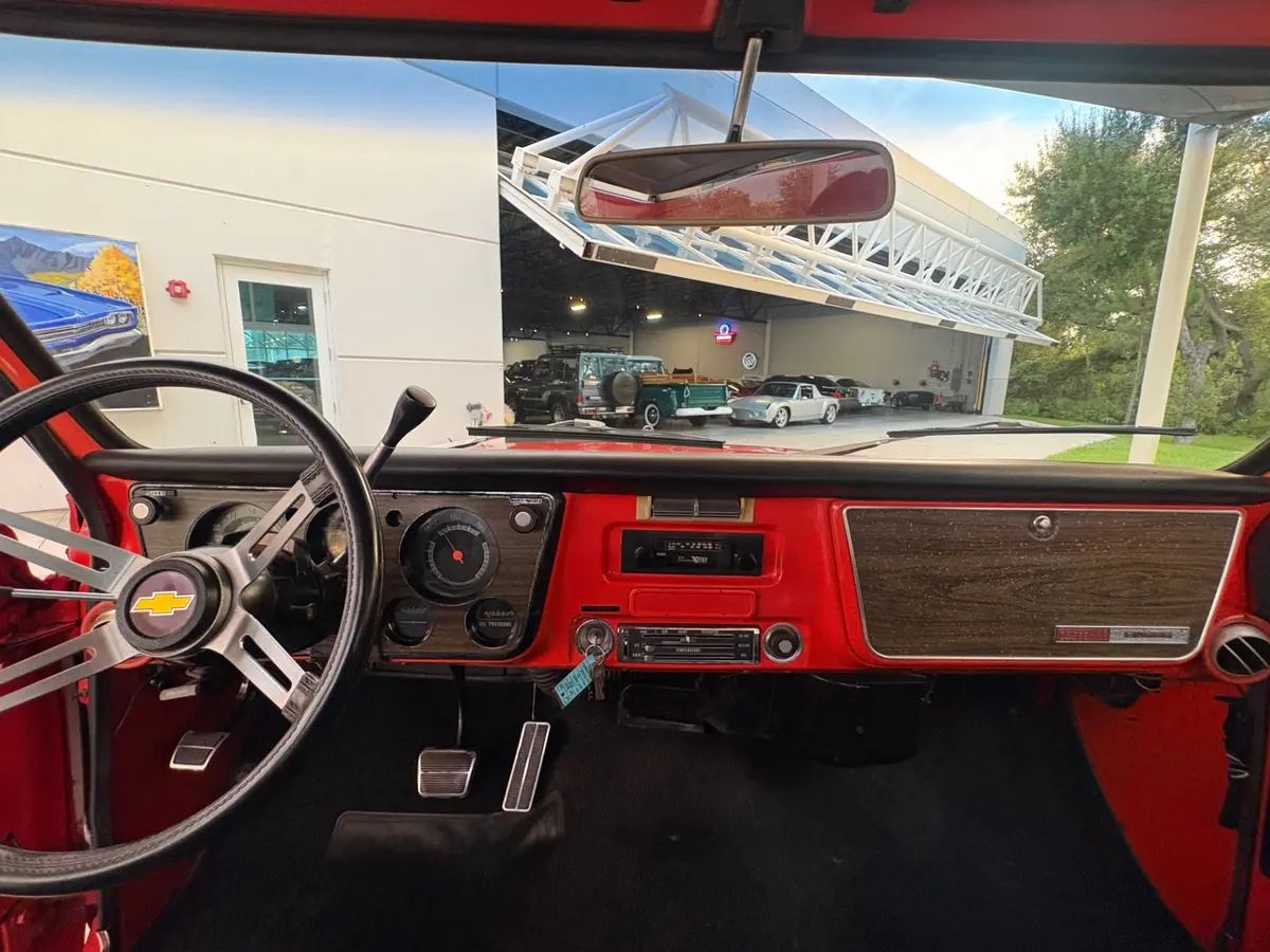 Vehicle photo 36