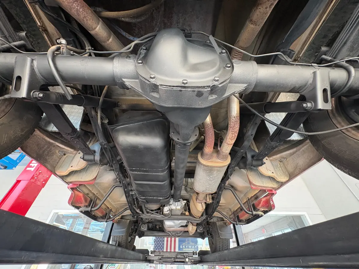 Vehicle photo 41