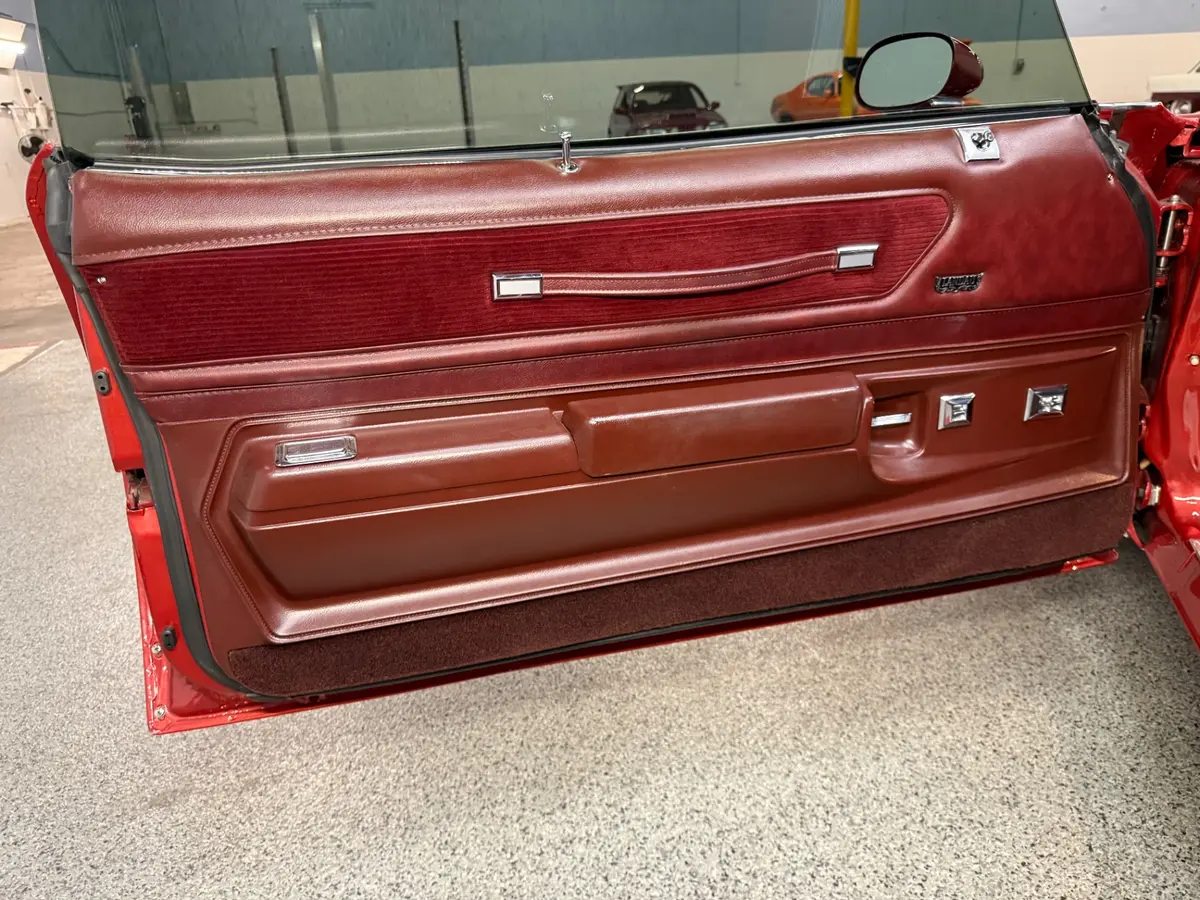 Vehicle photo 31