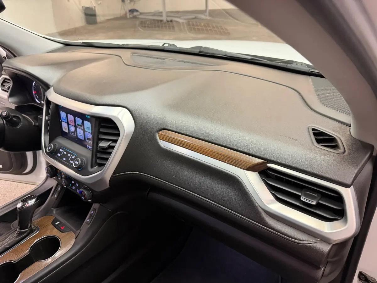 Vehicle photo 42