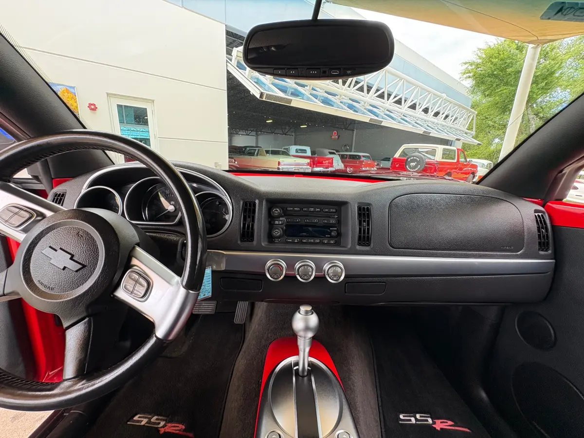 Vehicle photo 34