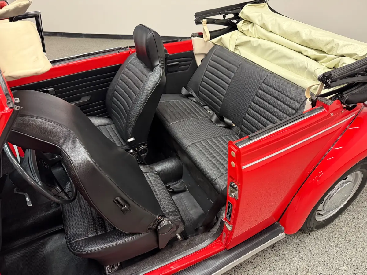 Vehicle photo 27