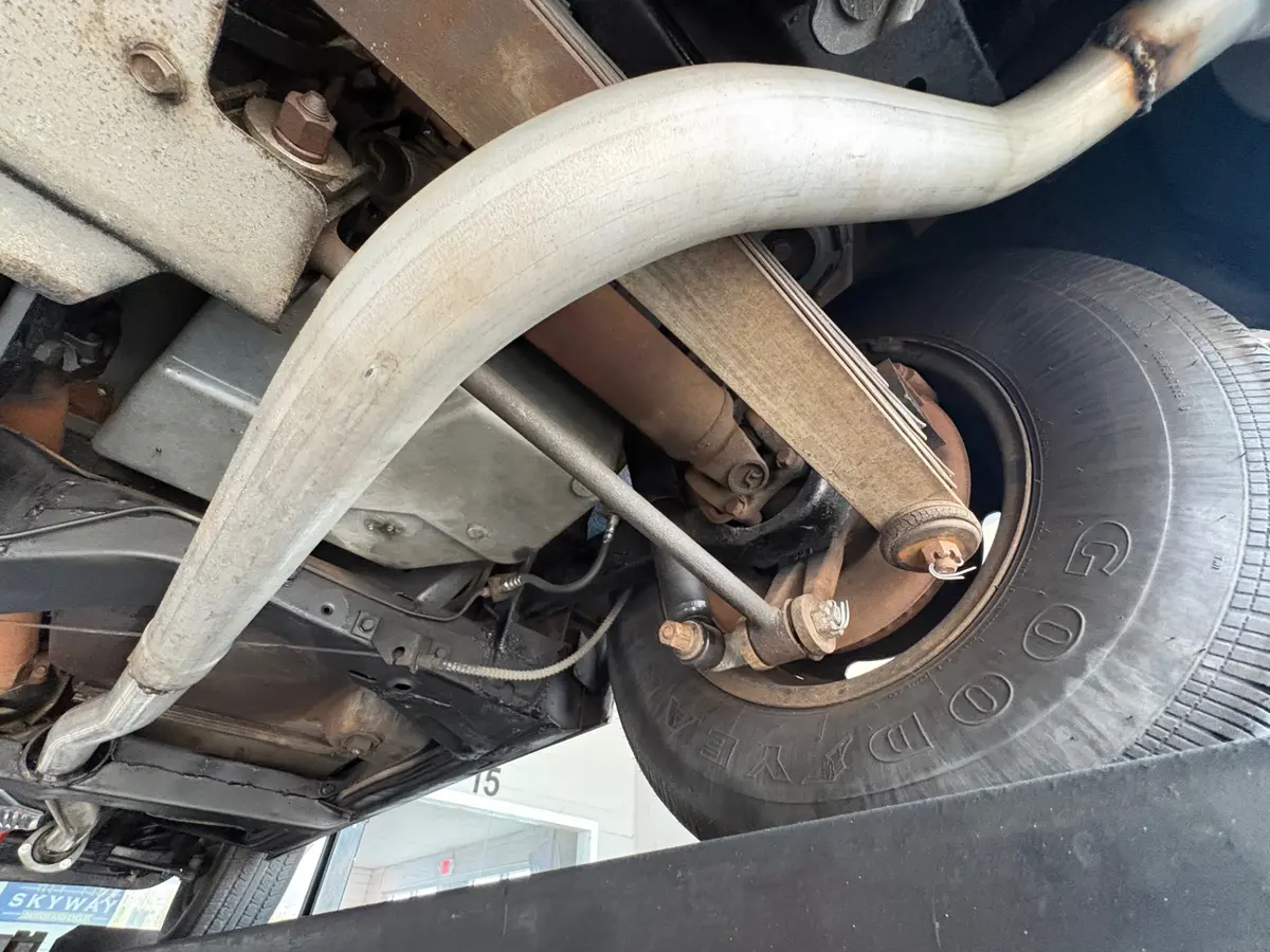 Vehicle photo 46