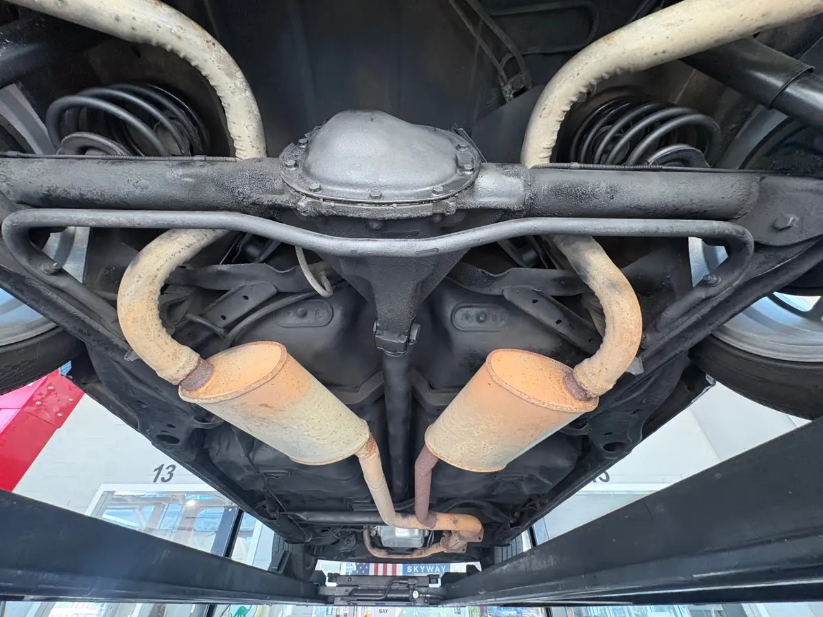 Vehicle photo 41