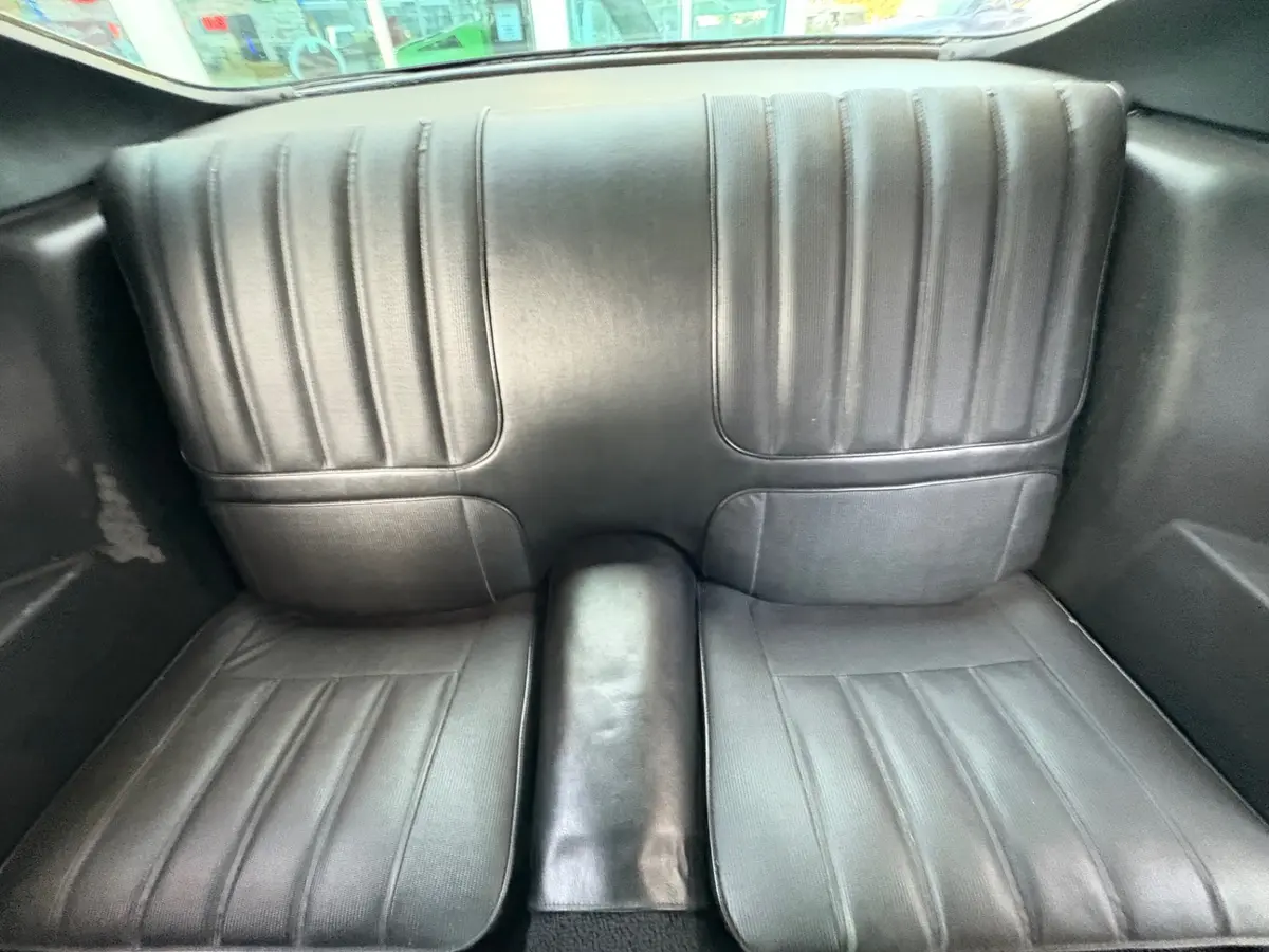 Vehicle photo 33