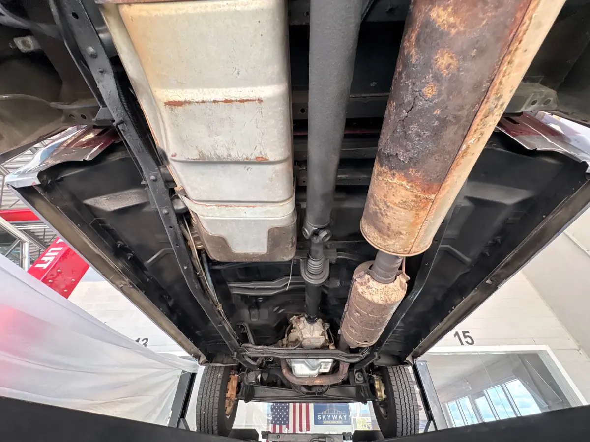 Vehicle photo 46