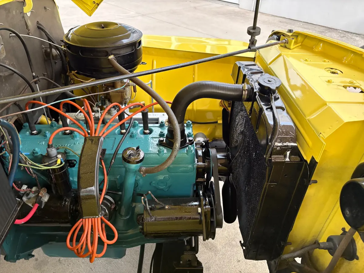 Vehicle photo 28