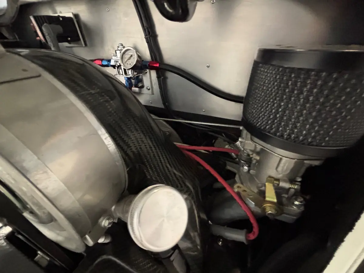 Vehicle photo 29