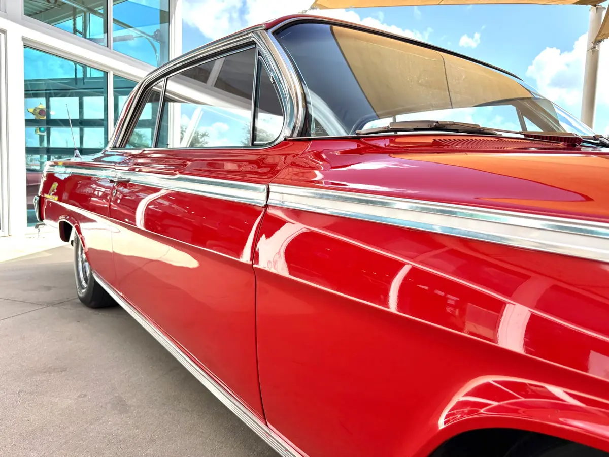 Vehicle photo 19