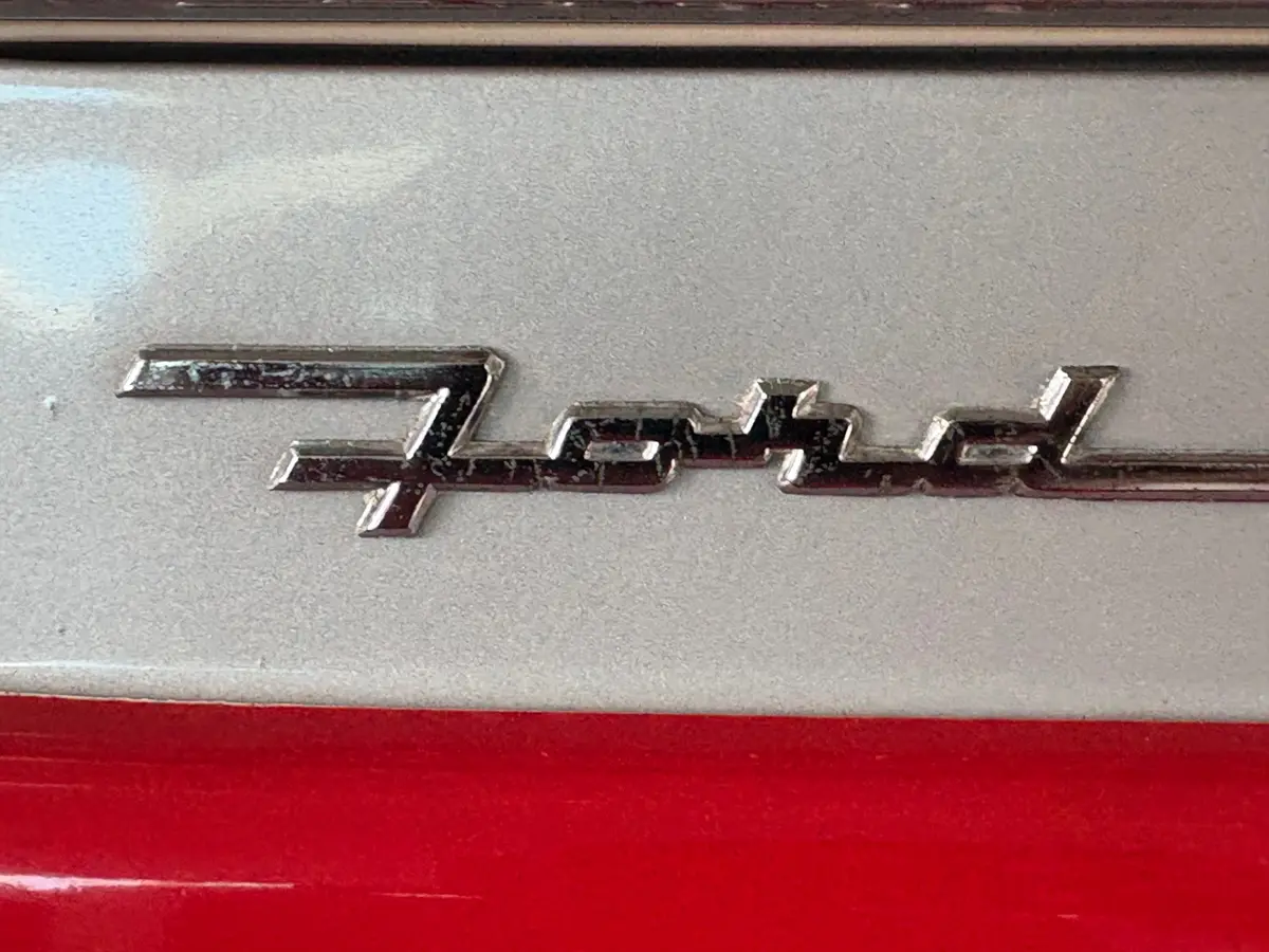 Vehicle photo 41