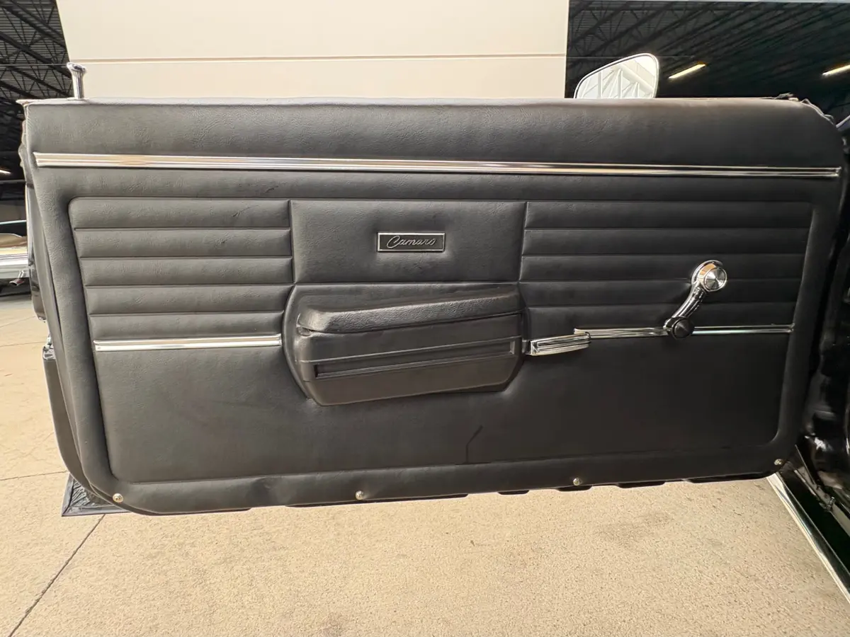 Vehicle photo 32
