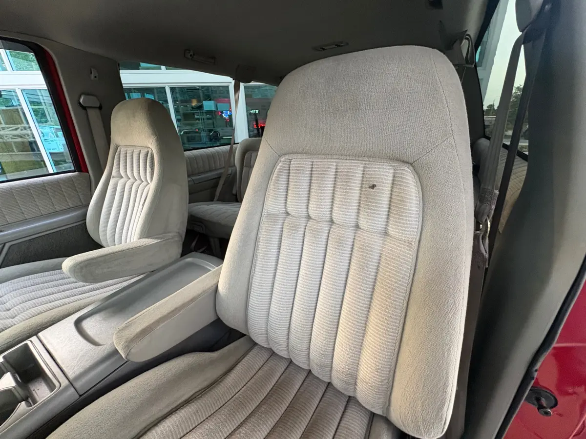 Vehicle photo 31