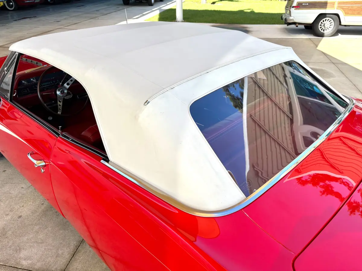 Vehicle photo 24