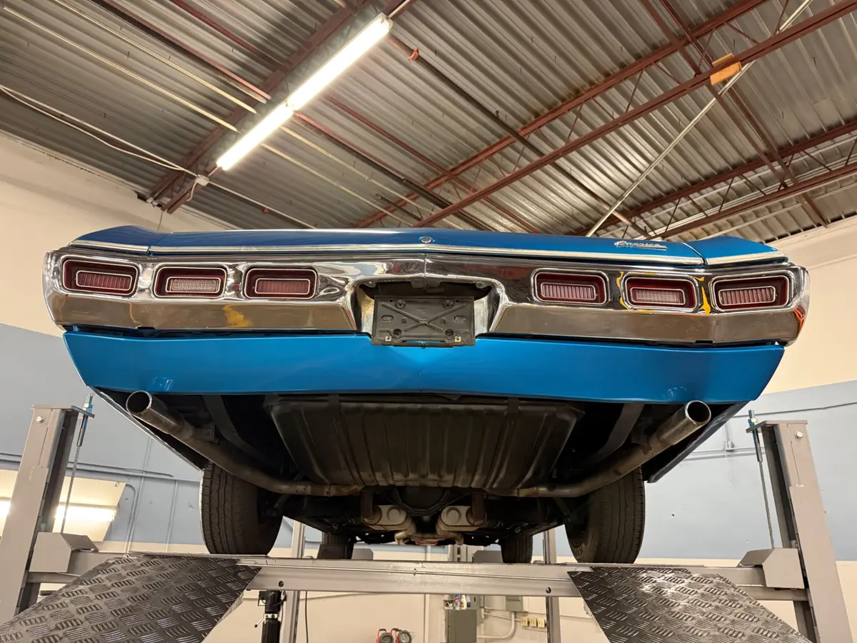 Vehicle photo 46