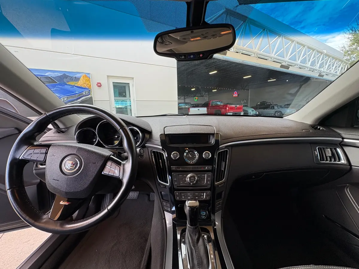 Vehicle photo 34