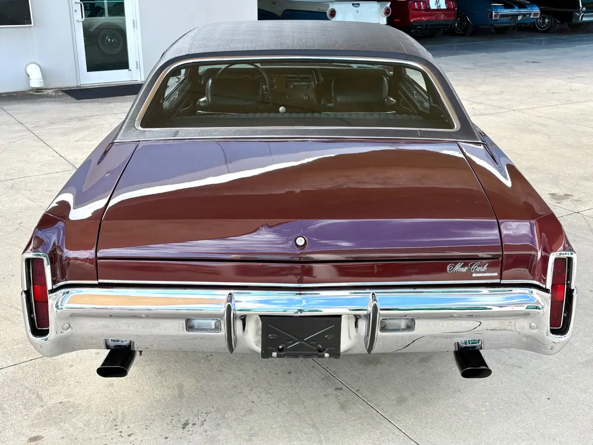 Vehicle photo 9