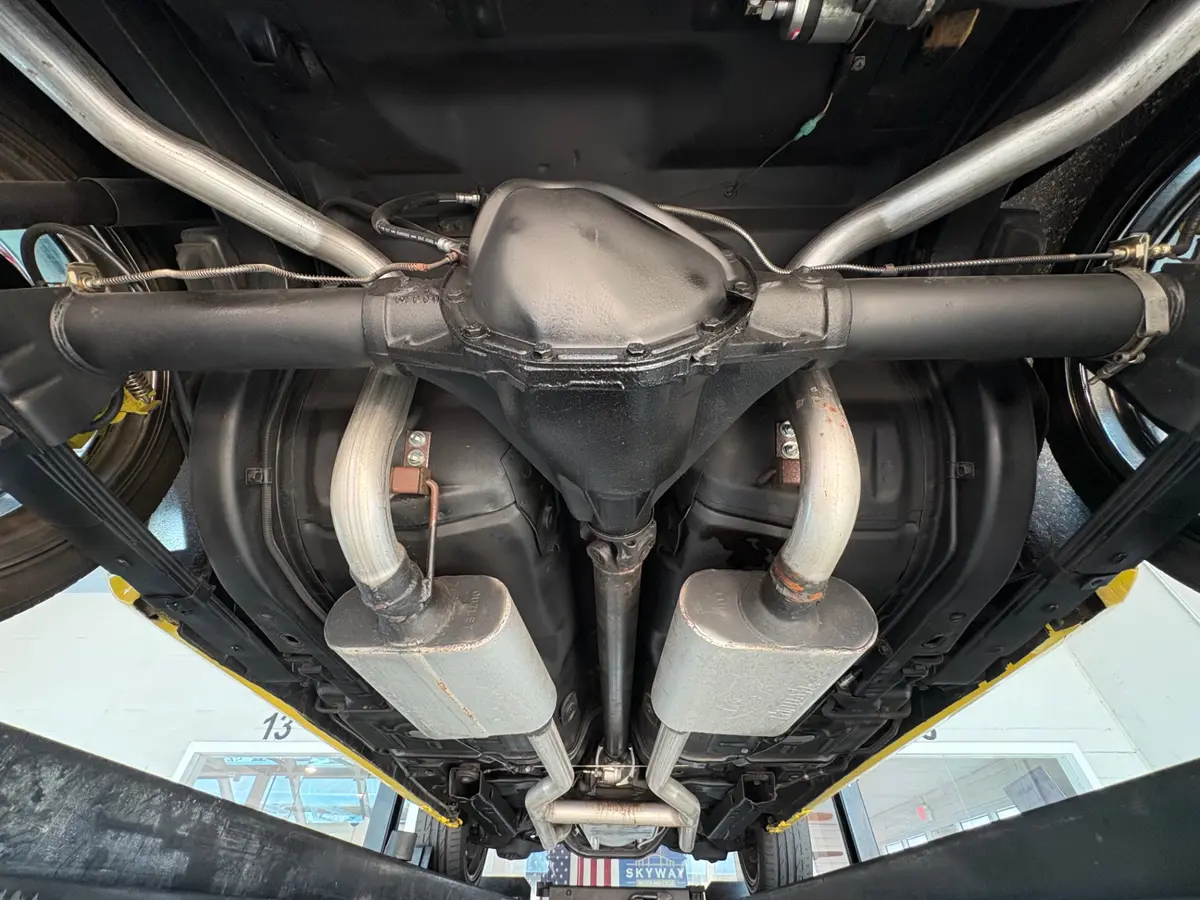 Vehicle photo 41