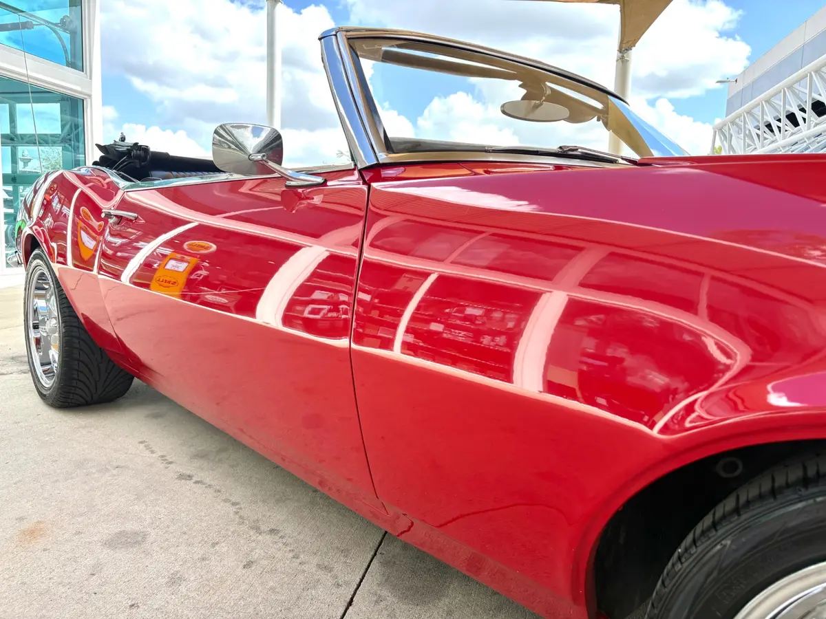 Vehicle photo 18